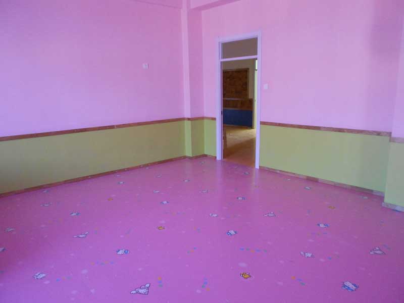 pvc地板與瓷磚、木地板、地毯相比有哪些優(yōu)勢呢？