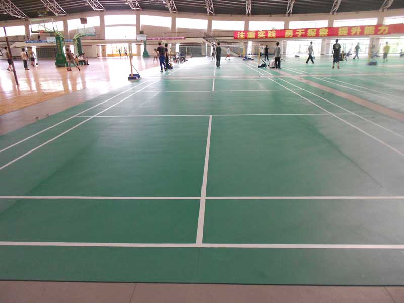 羽毛球地板不僅要質(zhì)量過關(guān)更要鋪裝好